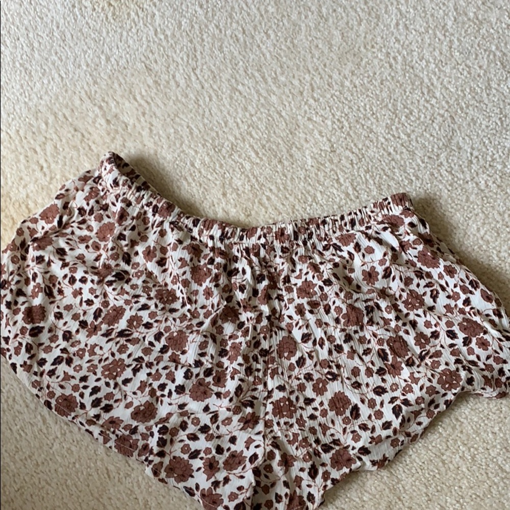 Pattern Shorts - Picture 2 of 3
